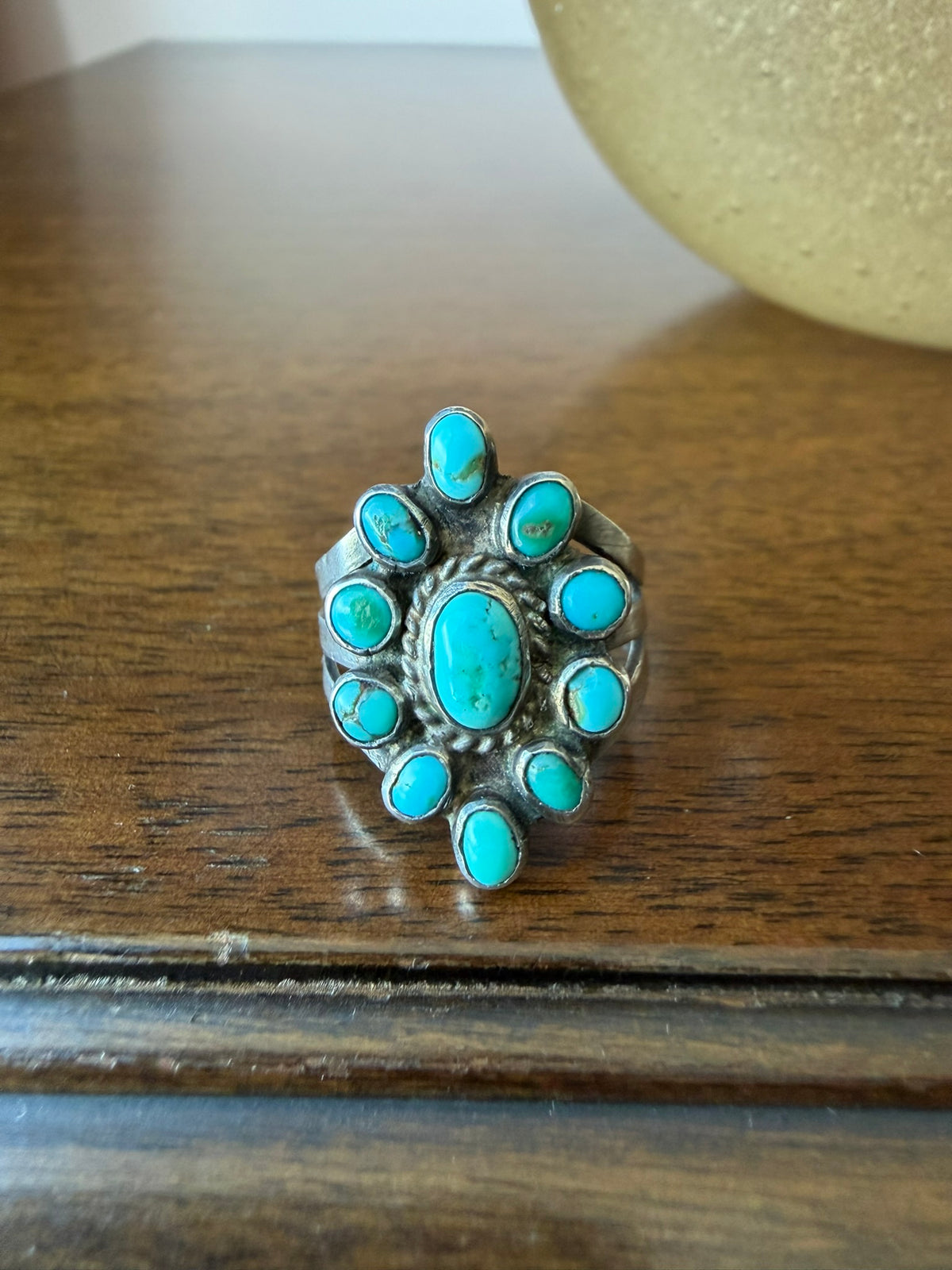 Early Navajo or Pueblo Cluster Ring