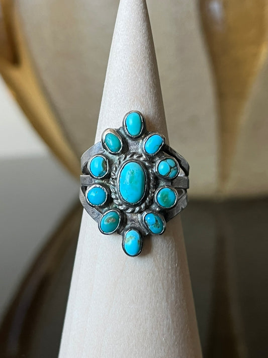 Early Navajo or Pueblo Cluster Ring