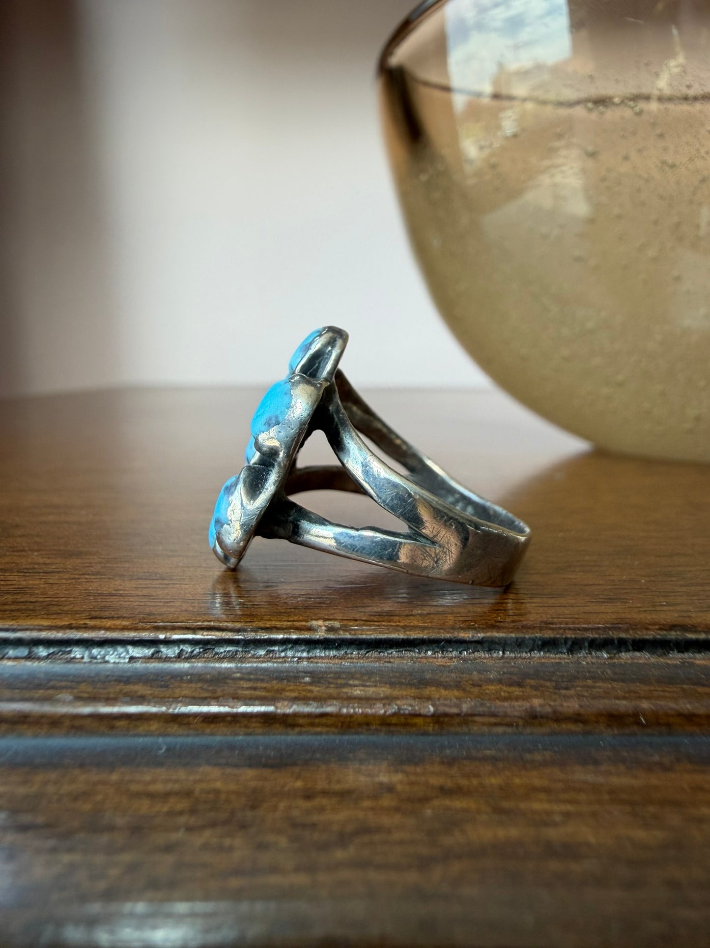 Early Navajo or Pueblo Hubbell Glass Ring