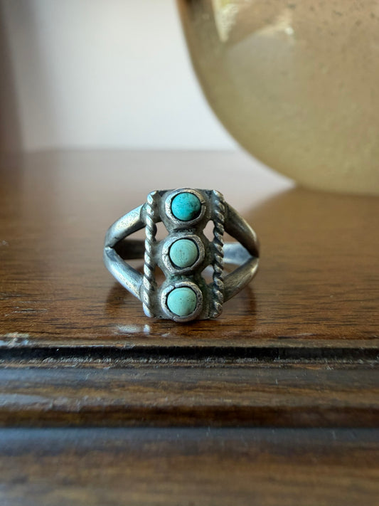 Very Early Navajo Turquoise Ring