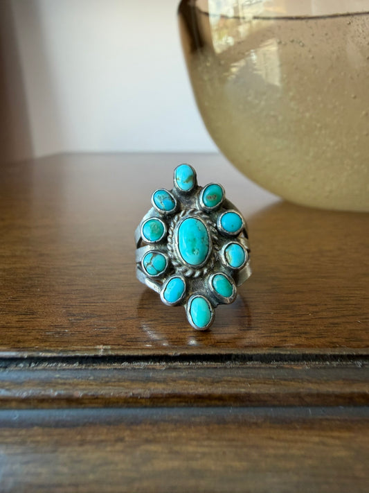 Early Navajo or Pueblo Cluster Ring