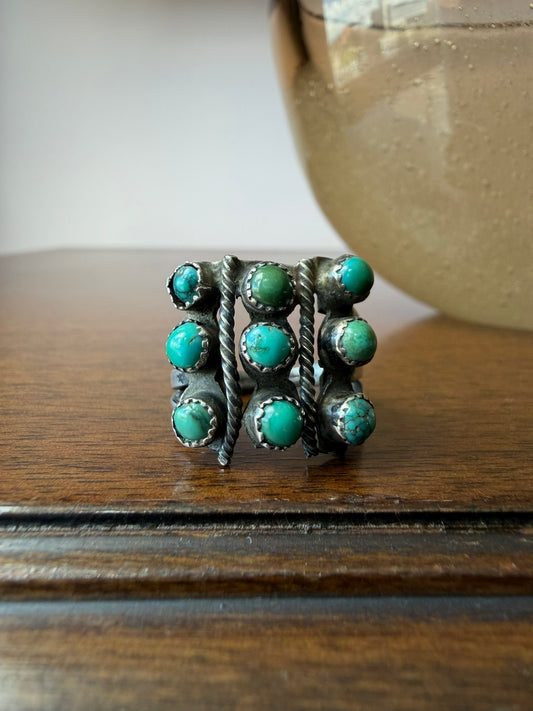 Very Early Navajo or Zuni Pueblo Turquoise 9-Stone Ring